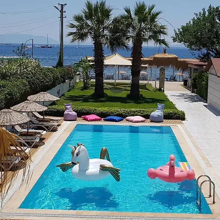 Ortakent Zumrut Sok.no18 Tatil Evi *